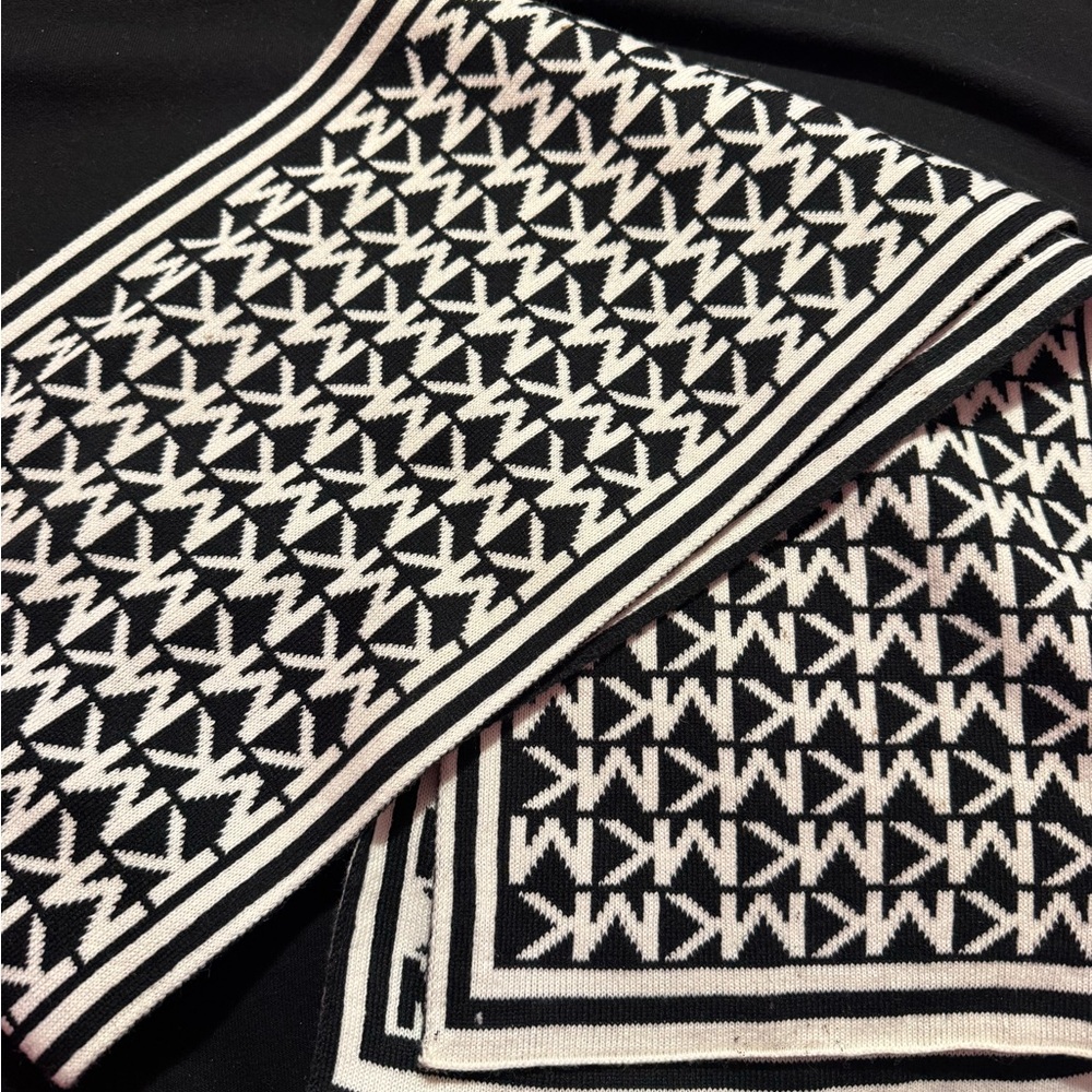 Michael Kors Black and White Geometric Scarf